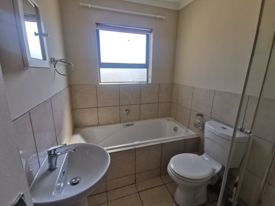 To Let 2 Bedroom Property for Rent in Burgundy Estate Western Cape